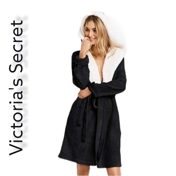 Victoria's Secret Other - Victoria's Secret Sherpa Robe